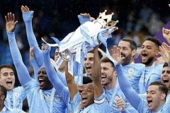 职业生涯首秀：比赛日团队协作下的进球时刻