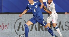 数据： 姆巴佩国家队帽子戏法全记录：25岁已完成三次，比肩方丹